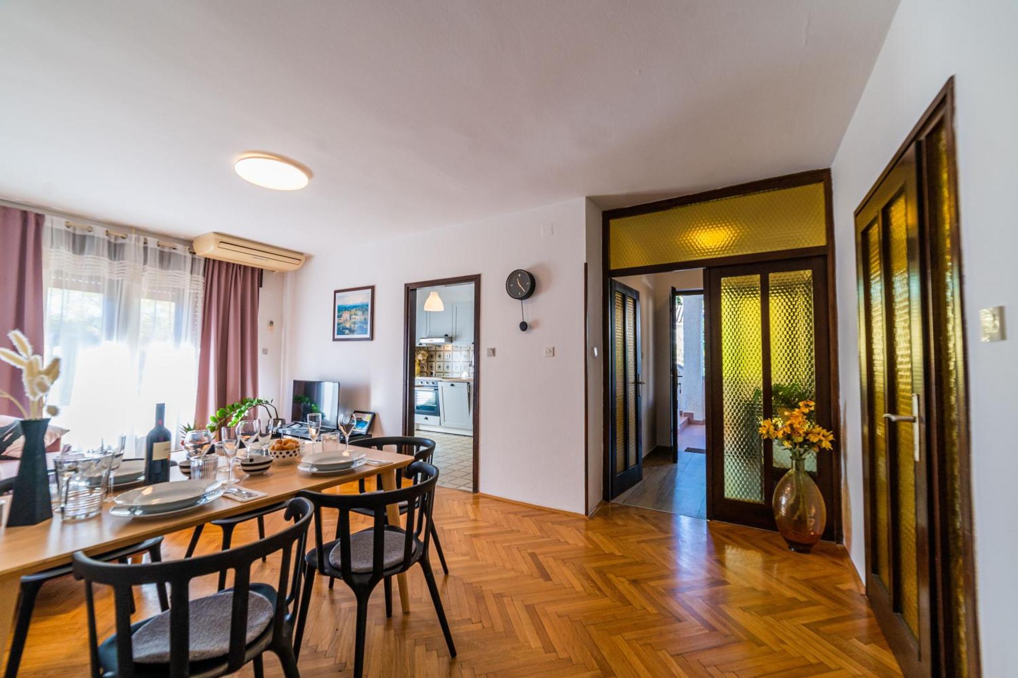 Apartman 516 *