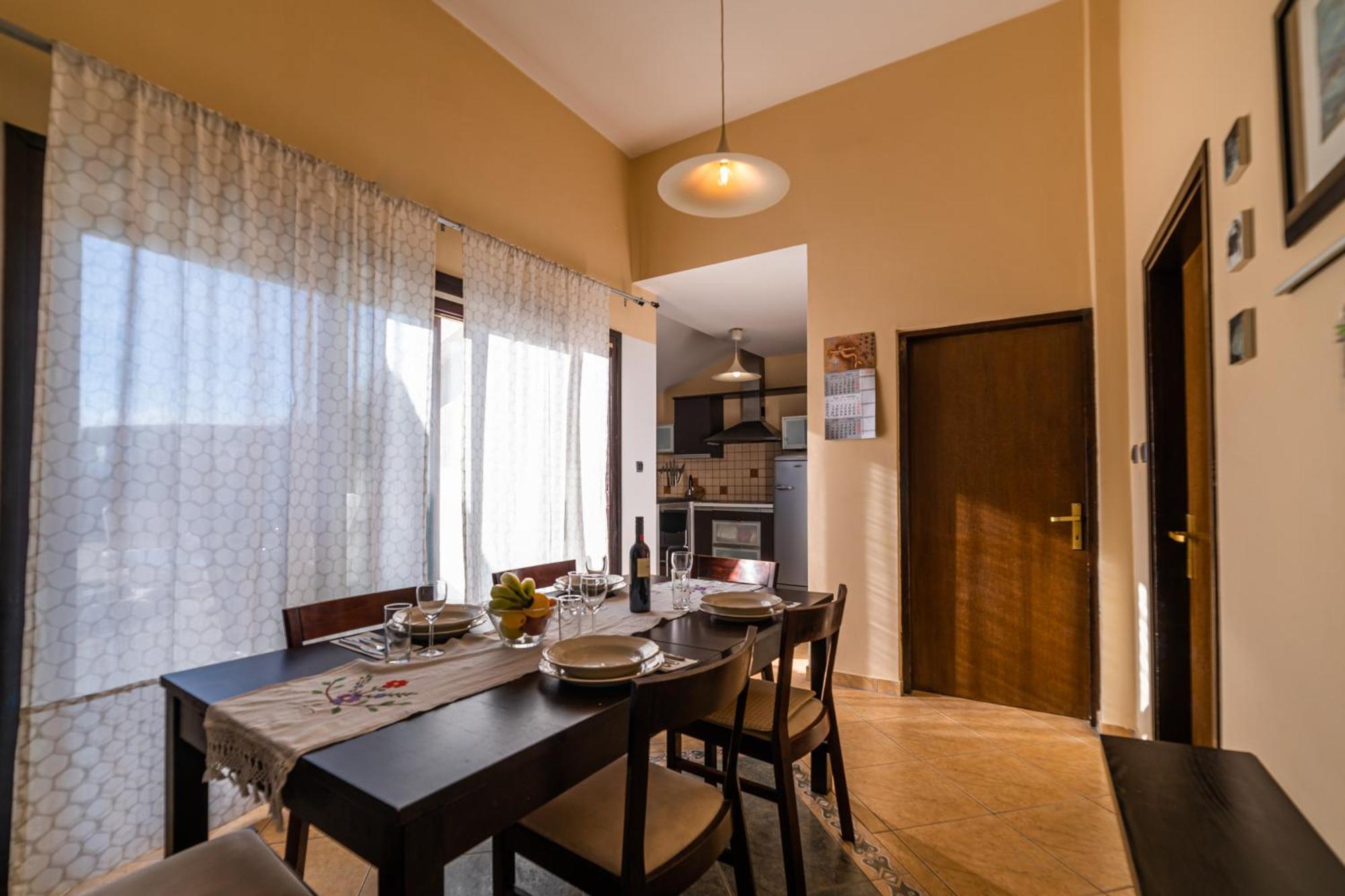Apartment 516