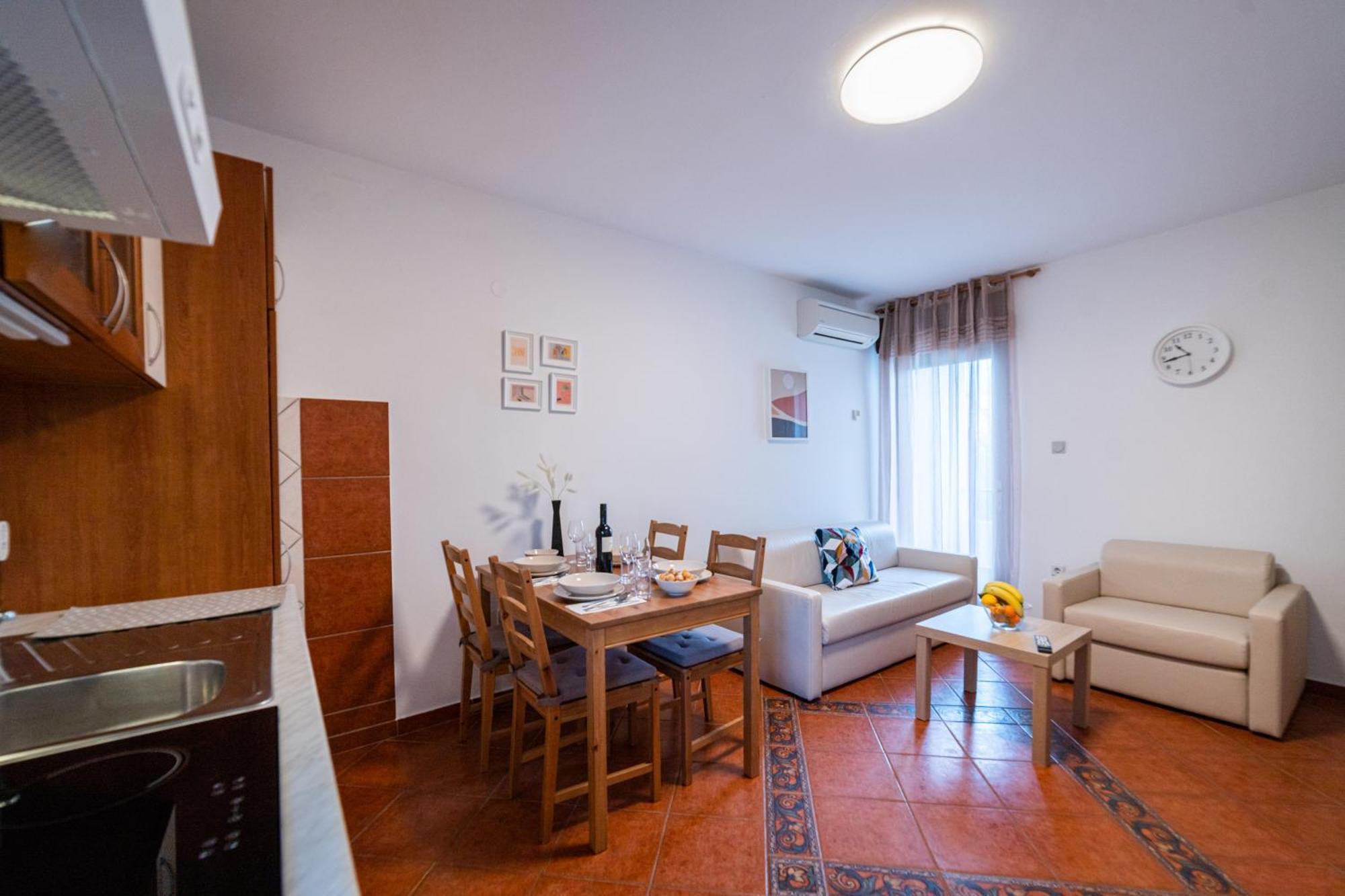 516 Apartment Lopar