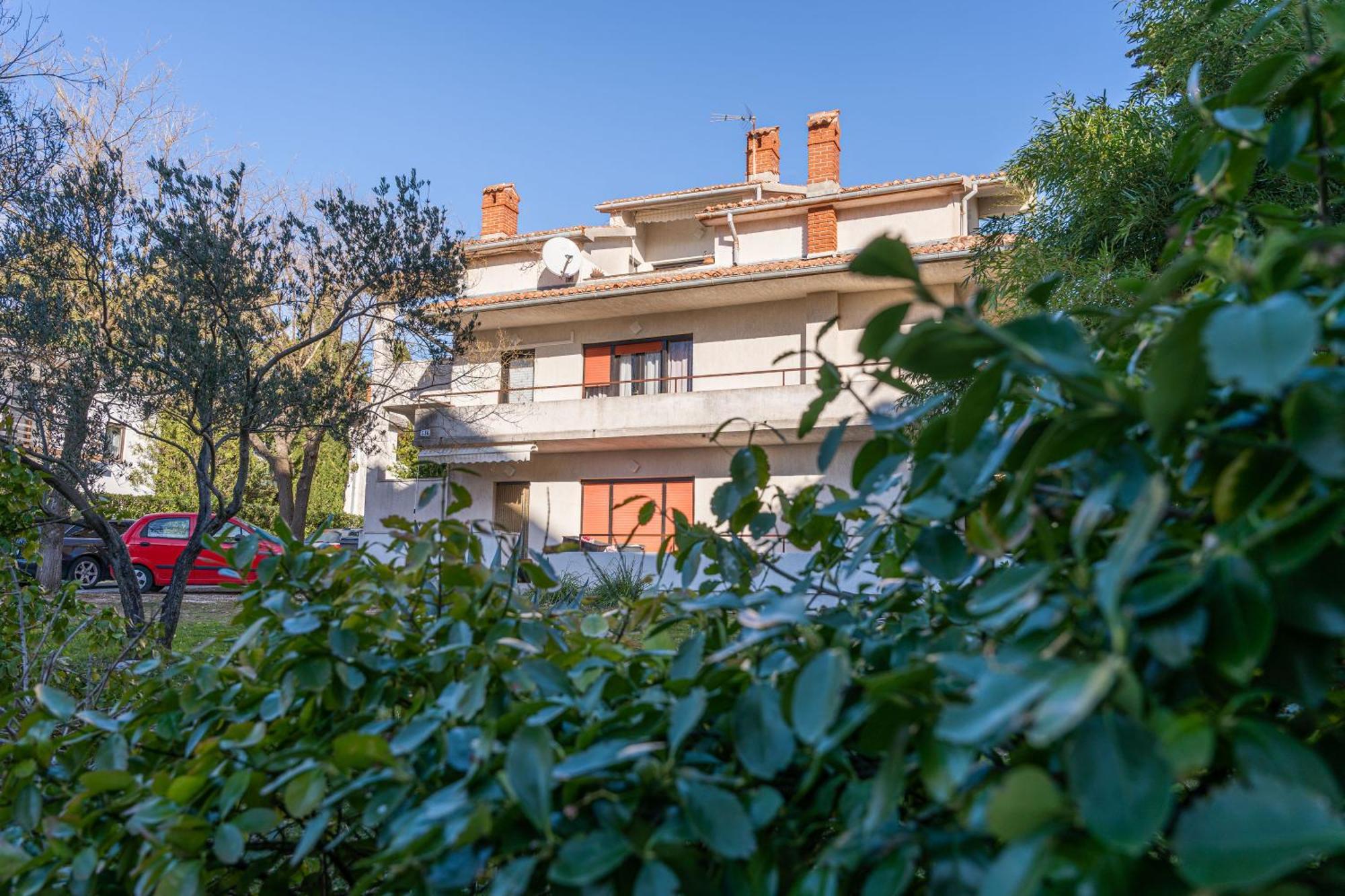 516 Apartment Lopar