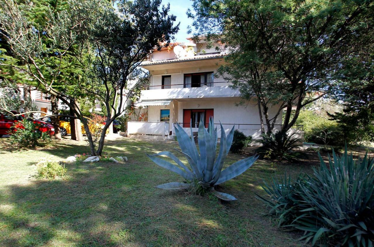 516 Apartman Lopar